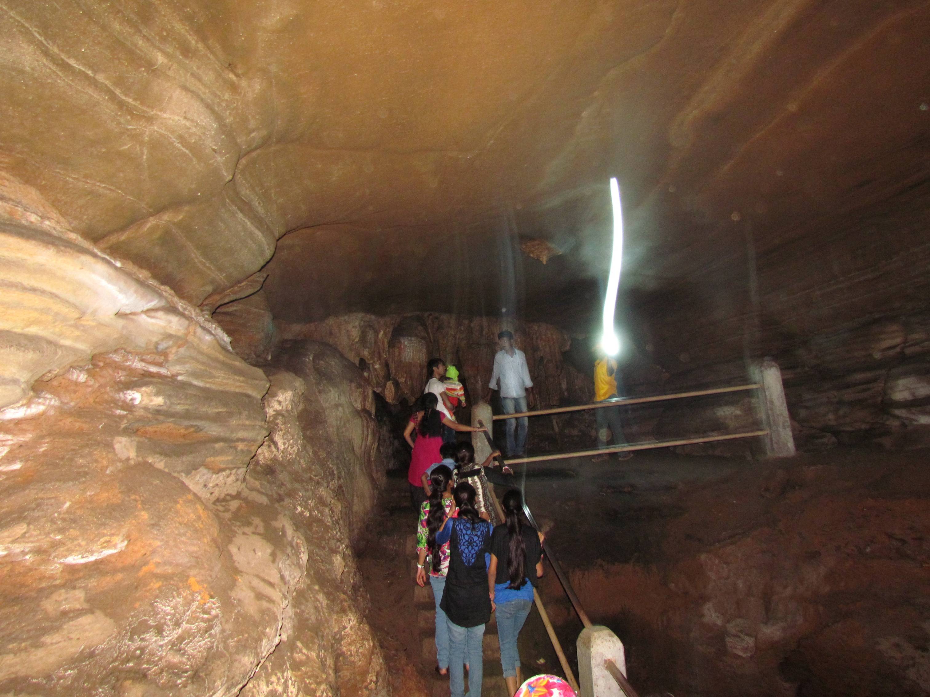 Kotumsar Cave