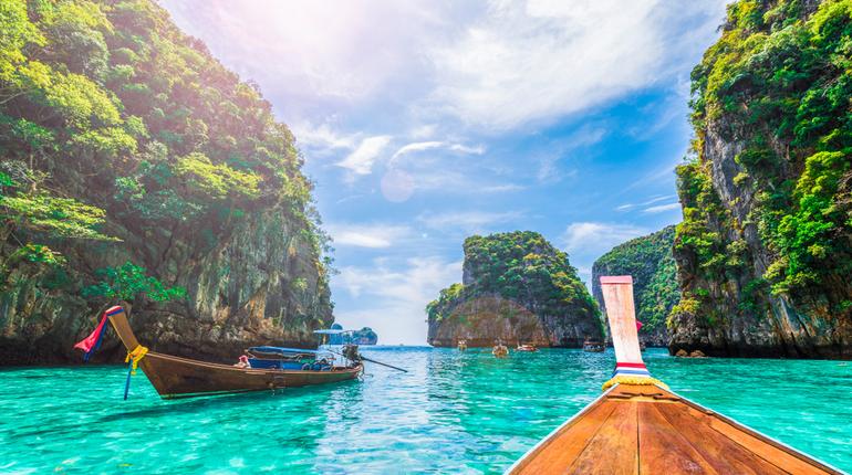 Top Travel Destinations in November 2025: Domestic & International